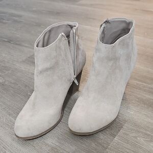 Old Navy Light Gray Suede Side-Zip Ankle Boots